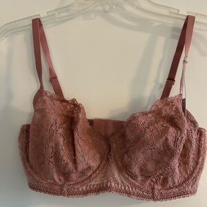 REVEAL LINGERIE • Rose Laced Bra • 34DD •
